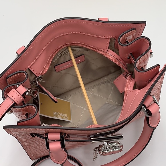 MICHAEL KORS
Hamilton Small Crocodile Embossed Faux Leather Satchel
Primrose
NWT - Picture 9 of 16